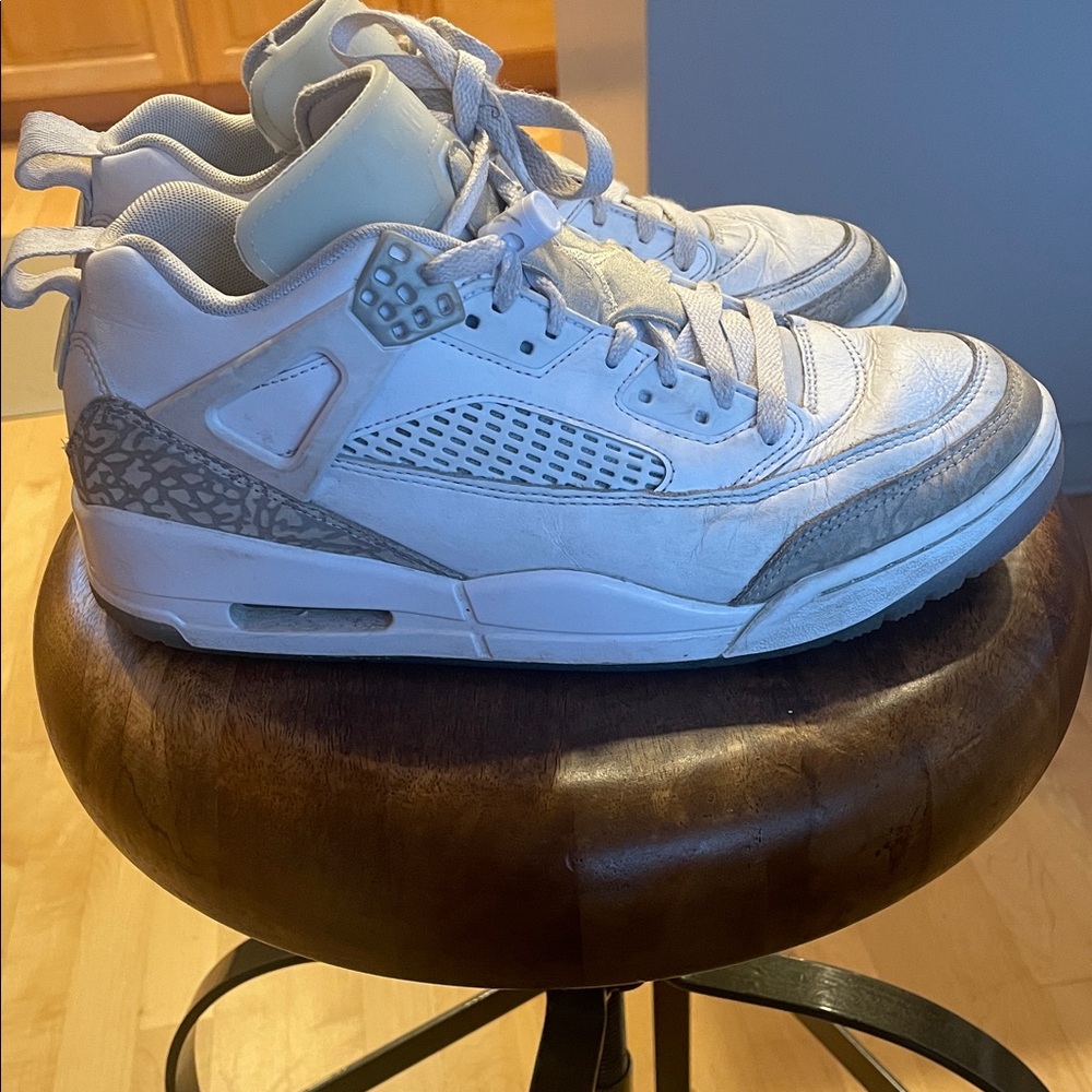 Jordan Spizike Low